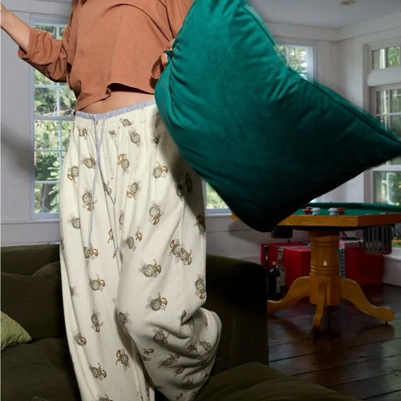 Aerie Cindy Lou Who Grinch Pajama Pants NWT Best Seller - Picture 9 of 9